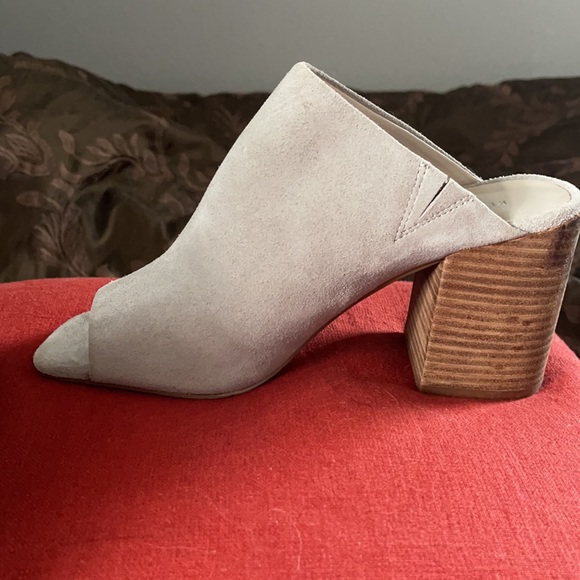 Kenneth Cole Heels - Picture 4 of 9